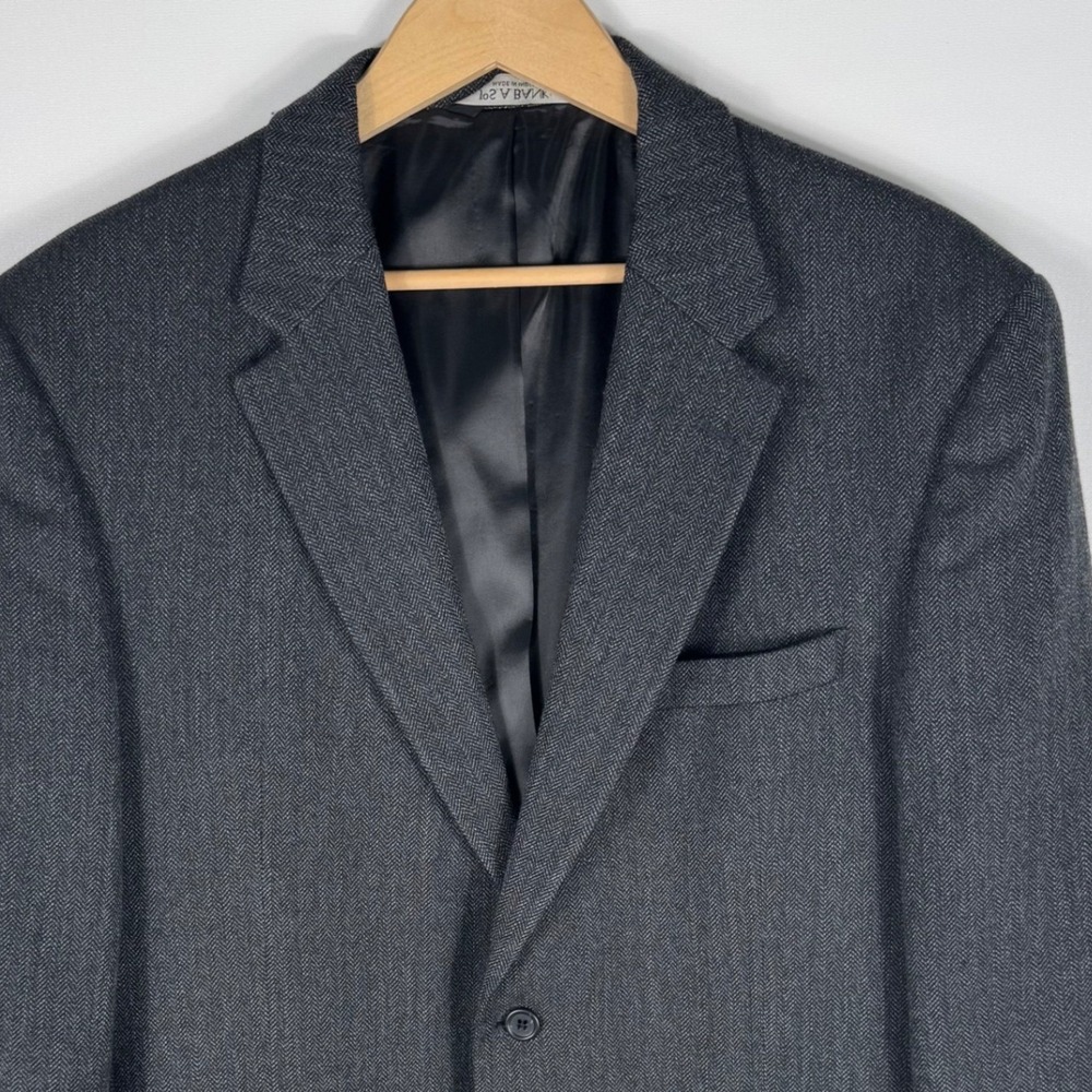 Jos A Bank Mens 44R Grey Herringbone 100% Wool 2 Button Blazer Sport Coat